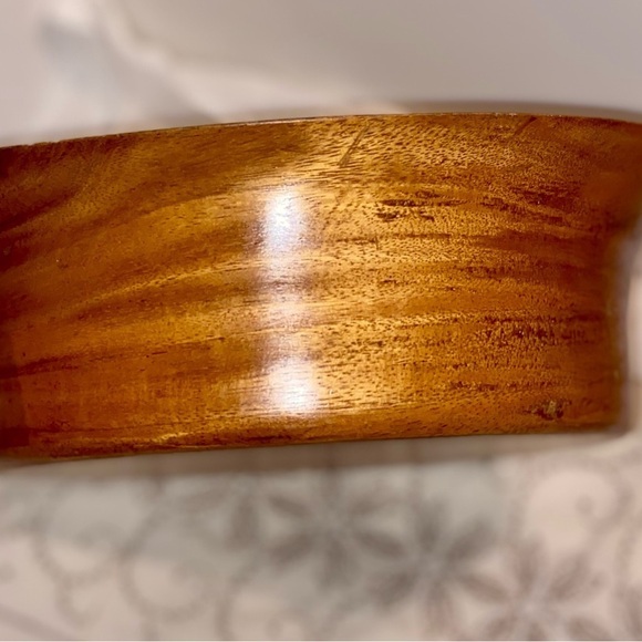 Large Vintage Wood walnut tone‎ Salad bowl 12”x11” with matching wood servers - Picture 10 of 16